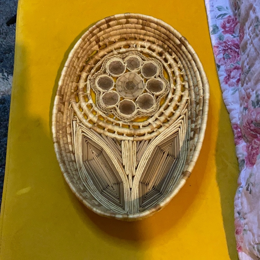 VINTAGE flower wall basket